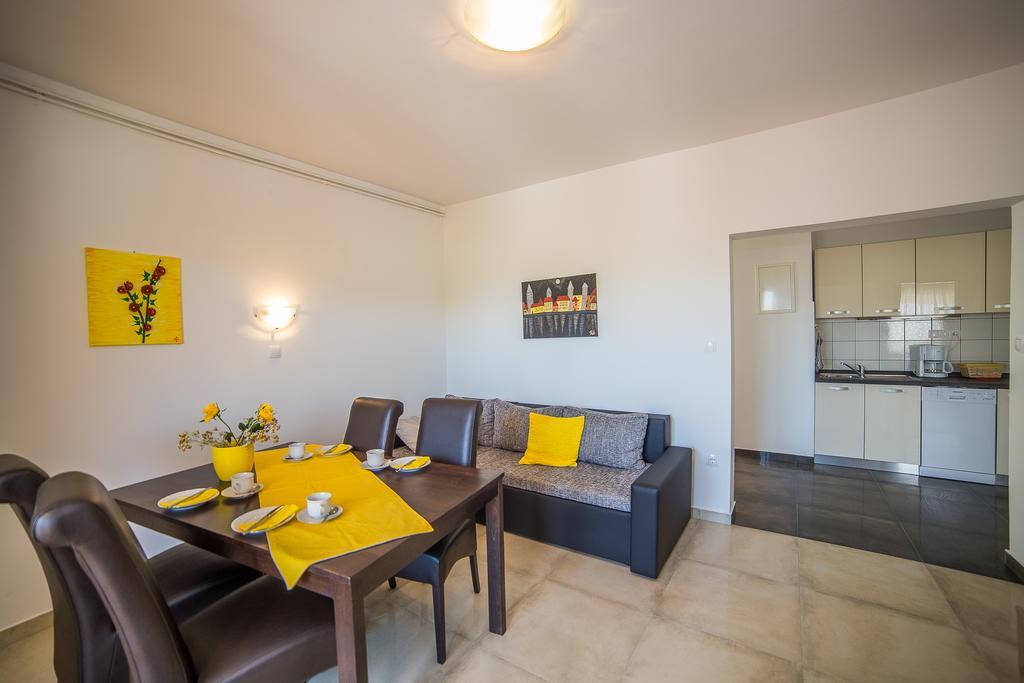 Juric Apartments-Rab Palit Bagian luar foto